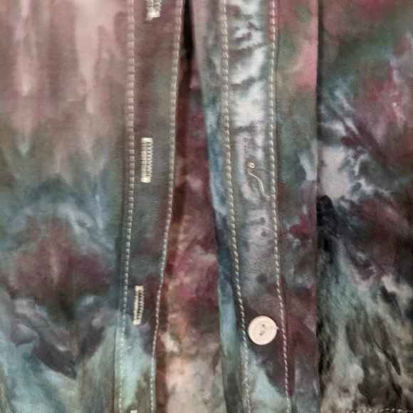 Air to Be Ice Dyed Purple Blue & Green Button Down Tank Top with Collar - Picture 4 of 5
